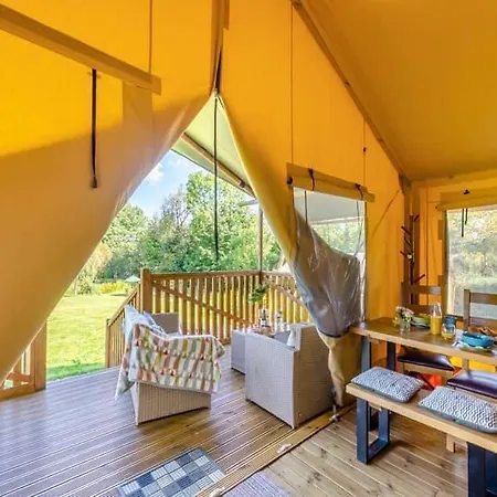 Little North Field Family Safari Tent Glamping Near 해러게이트