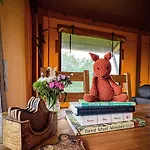 Little North Field Family Safari Tent Glamping Near * Harrogate