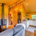 Роскошный шатер Little North Field Family Safari Tent Glamping Near *