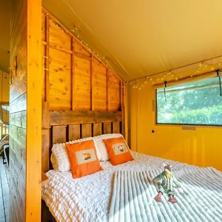 Little North Field Family Safari Tent Glamping Near אוהל מפואר הרוגייט